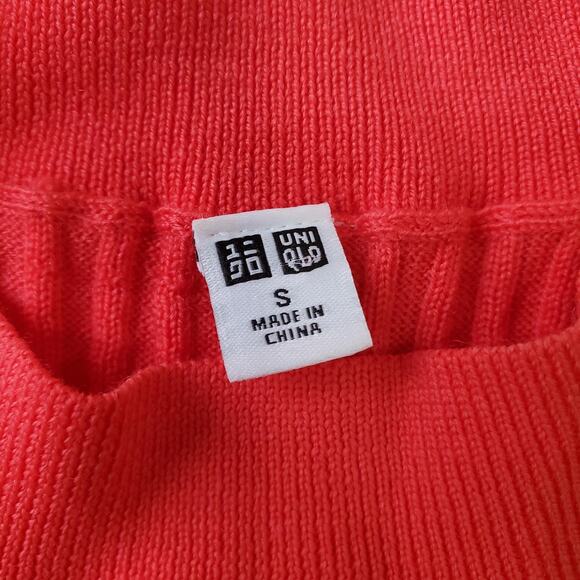 Uniqlo Sweater Womens Small Red 100% Wool Ribbed Mock Neck Half Sleeve Top - Picture 3 of 8